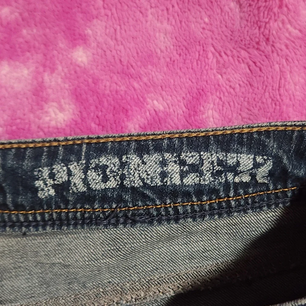 Silver Jeans Pioneer Denim Shorts Womens 29 Medium‎ Wash Low Rise Cuffed