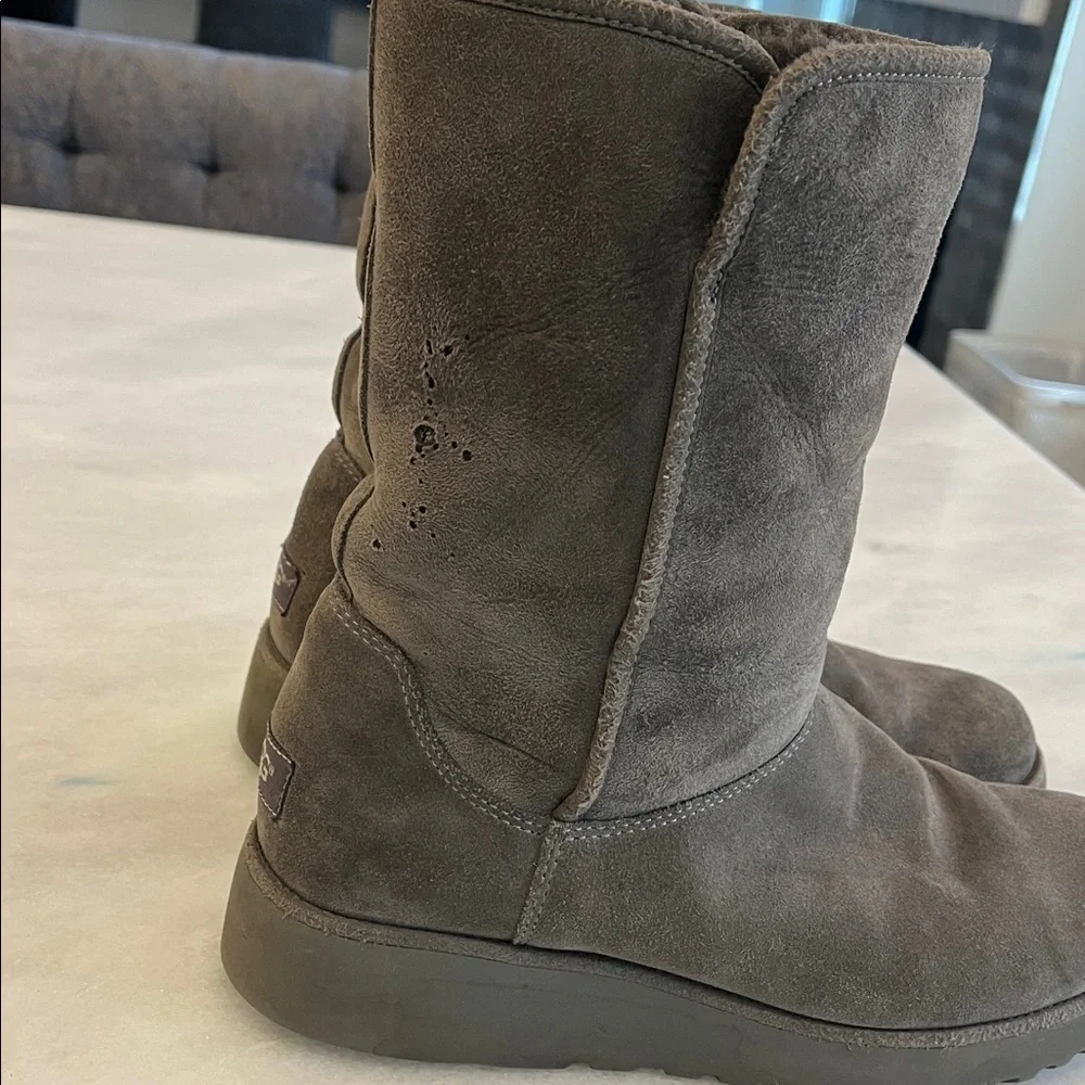 UGG amie slim