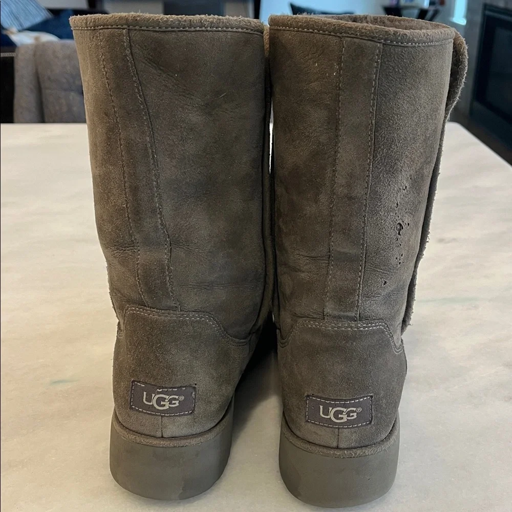 UGG amie slim