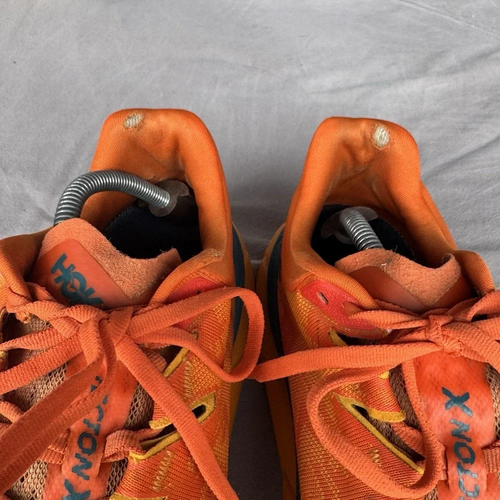 Hoka One One make feature cleat