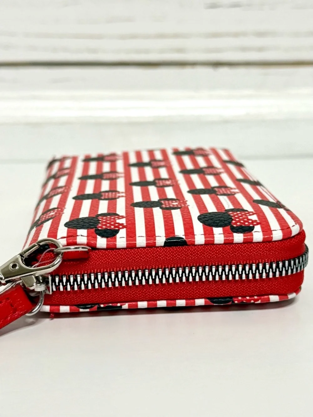 Disney Minnie Mouse Zip Around Wallet Wristlet