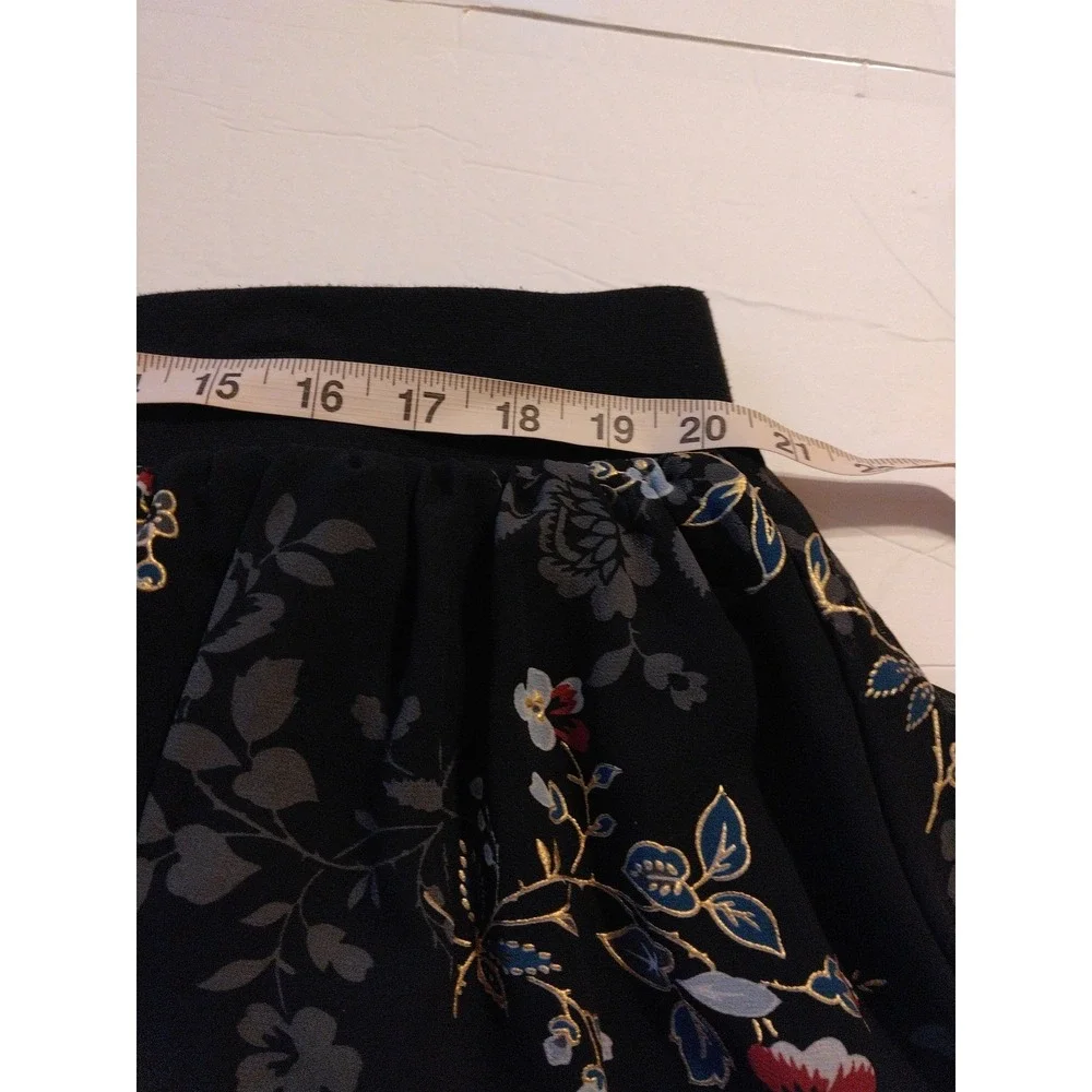Torrid  Floral Chiffon Maxi Skirt Size 3 Gold Accents Elegant Statement Flowy