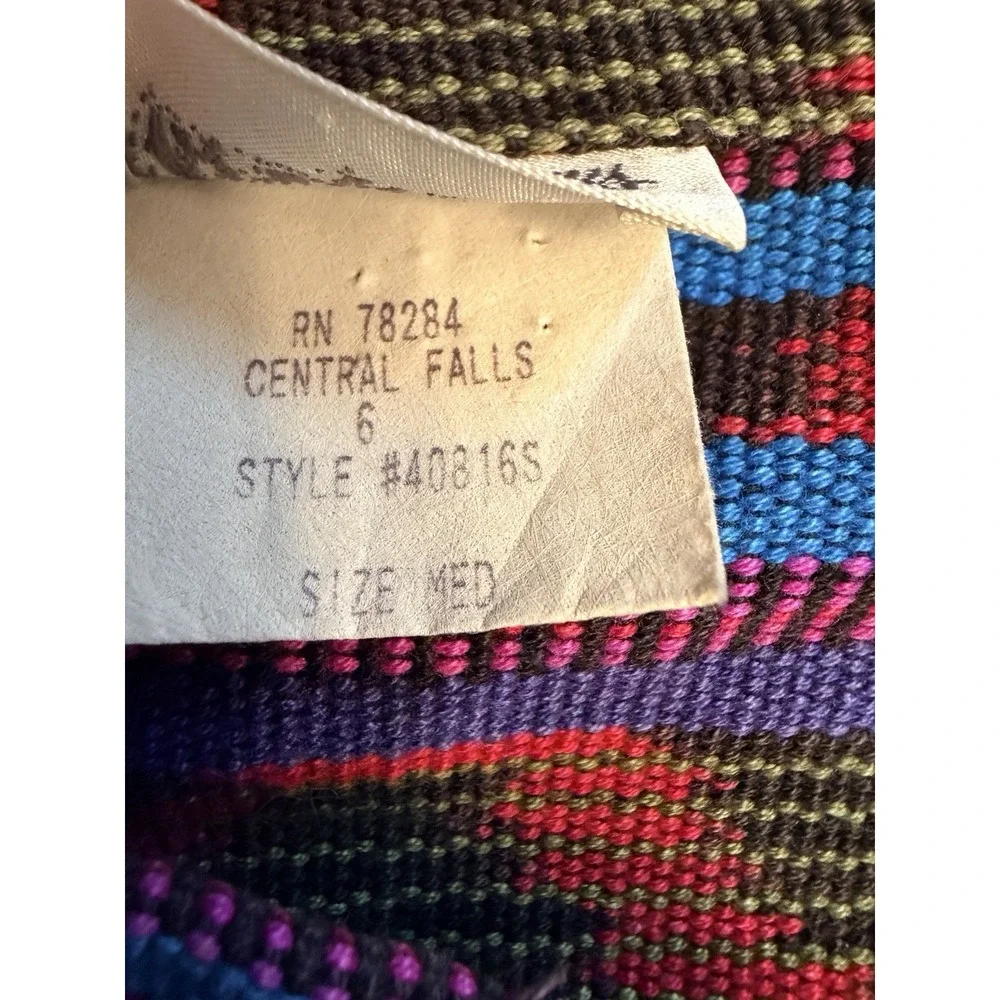 Neiman Marcus skirt closure front