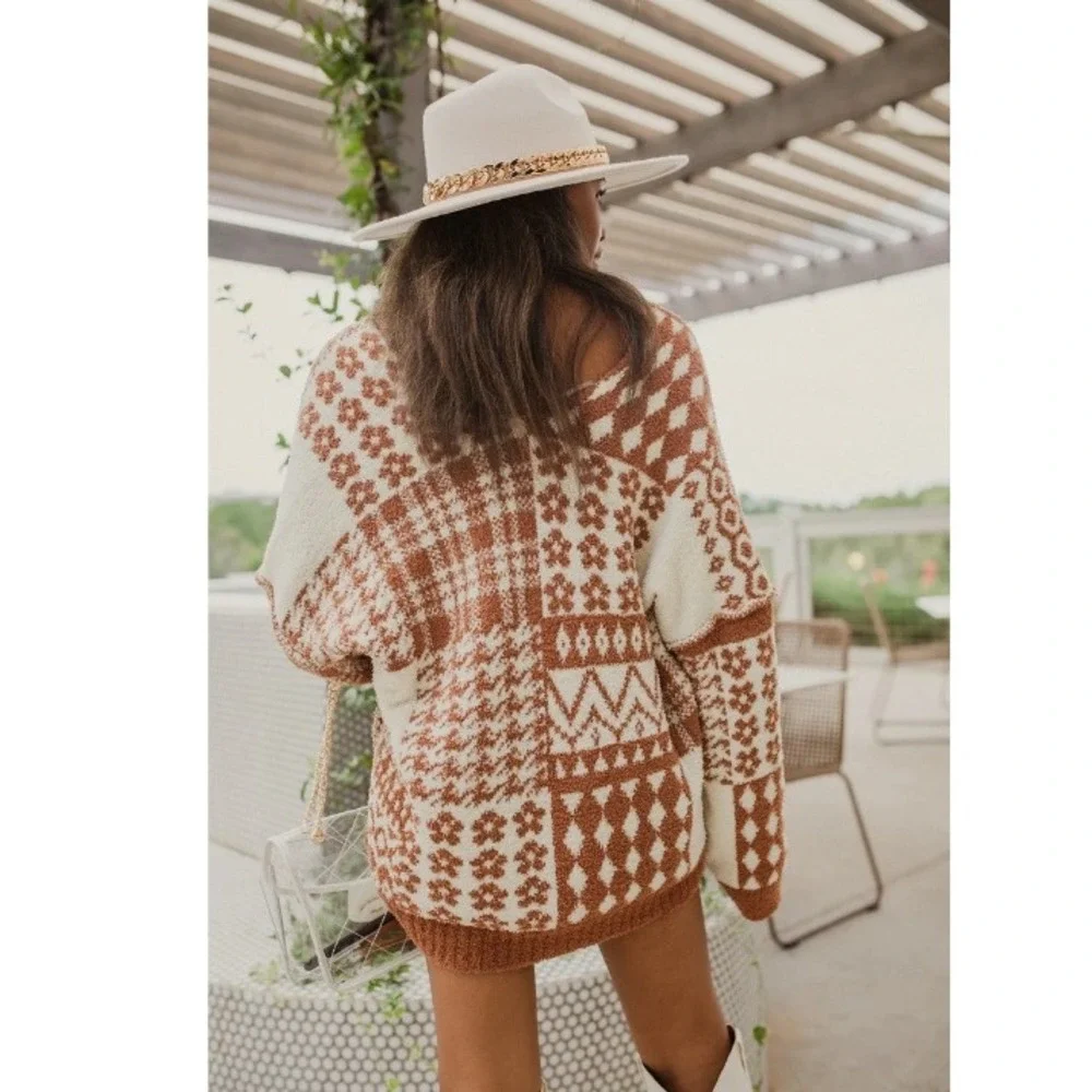 POL Oversized Patchwork Sweater Fuzzy V-Neck Geometric Floral Rust Large