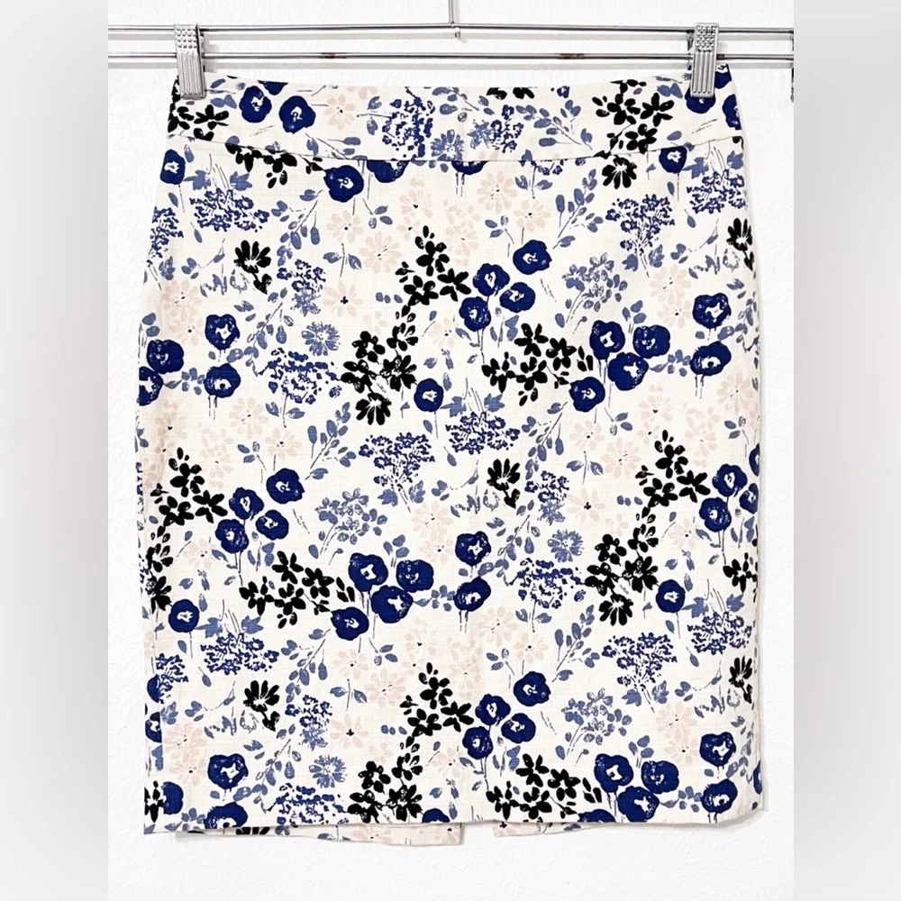 Ann Taylor Cream Pencil Skirt Knee-Length Work Floral Lined Cotton Elevate Work