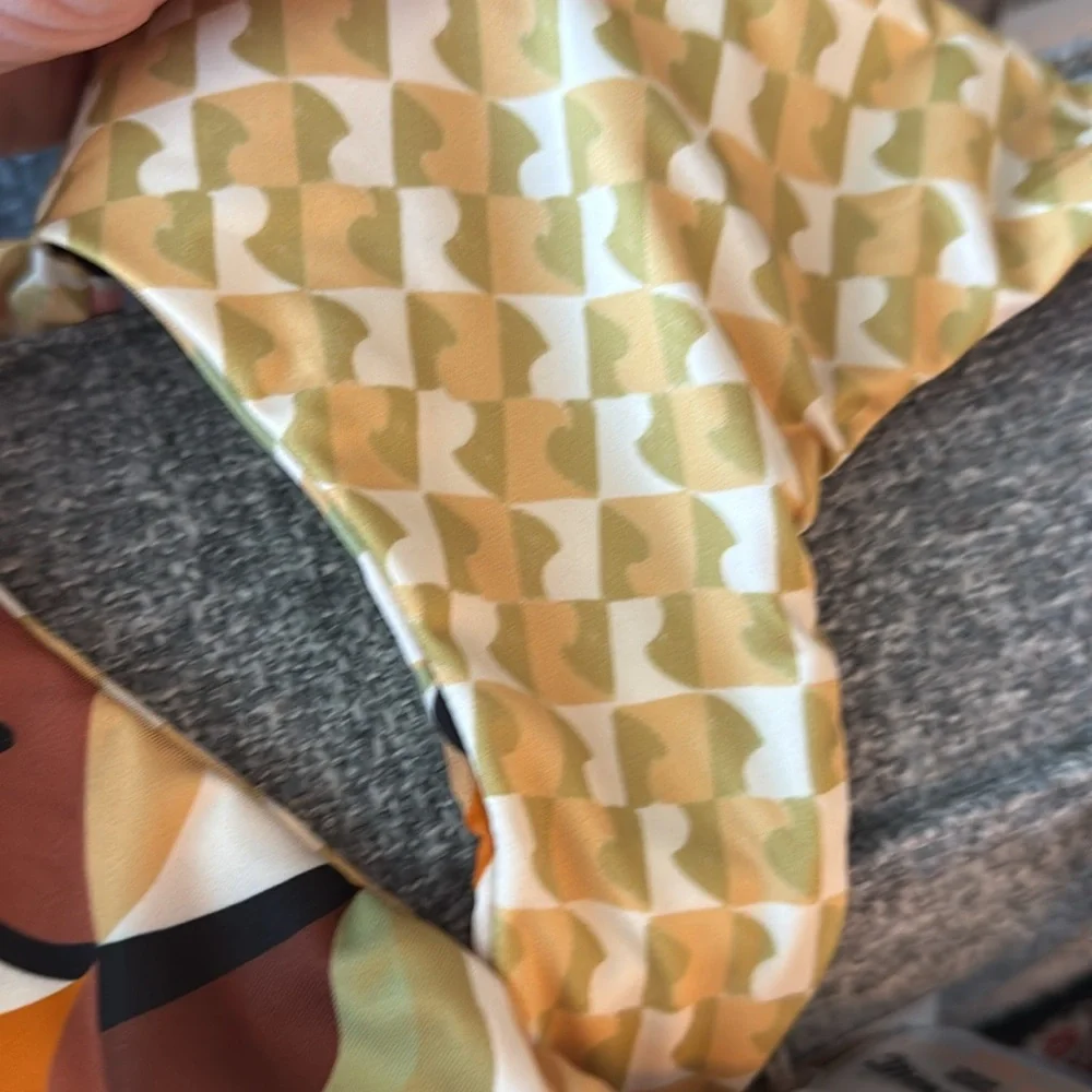 Billabong reversible return