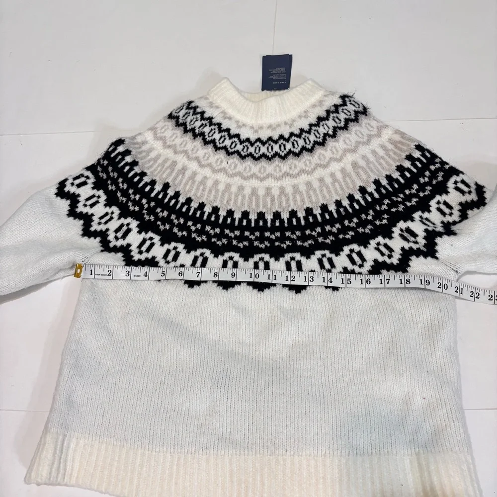 Universal Thread chic turtleneck