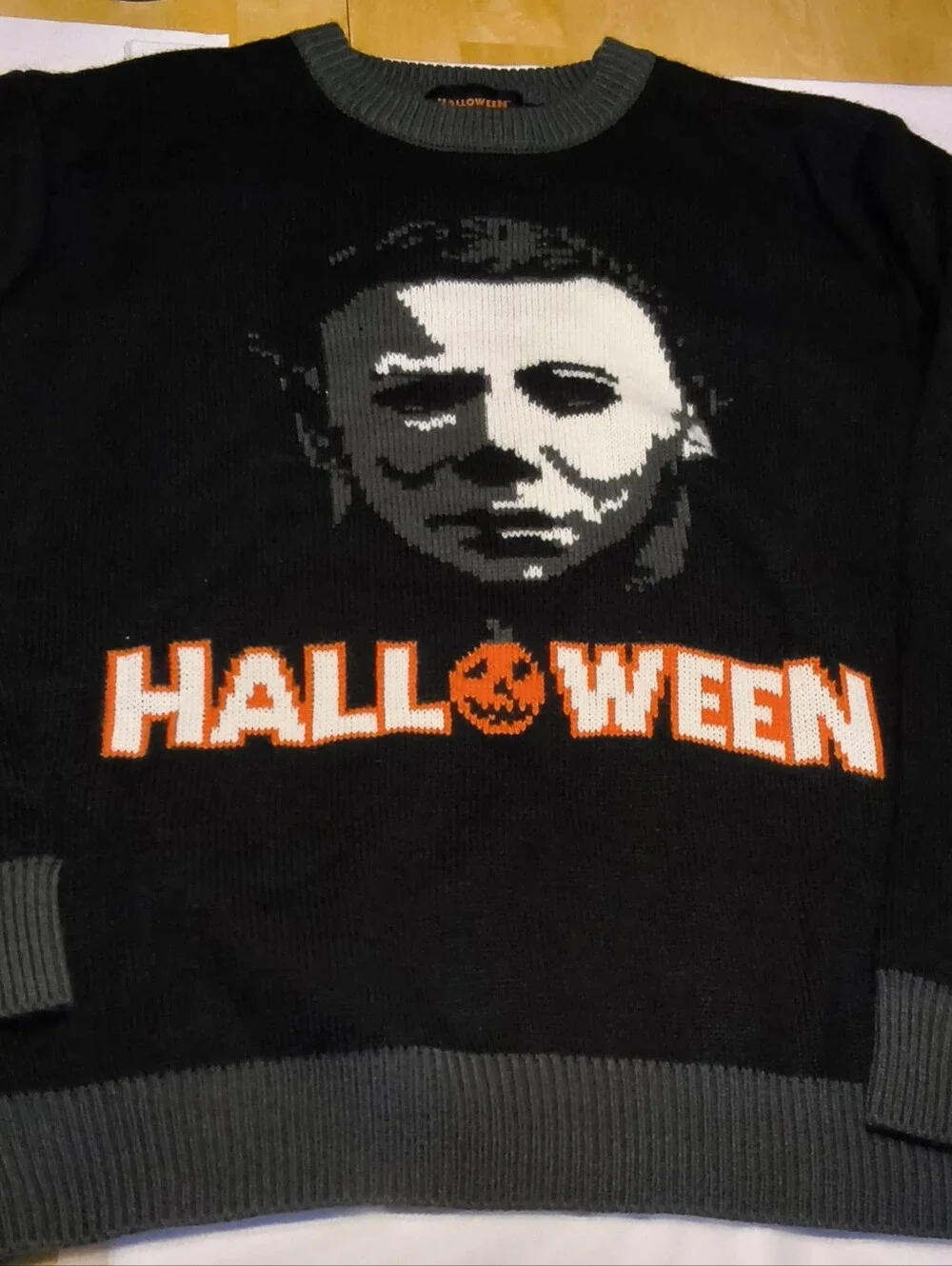 Mondo halloween graphic