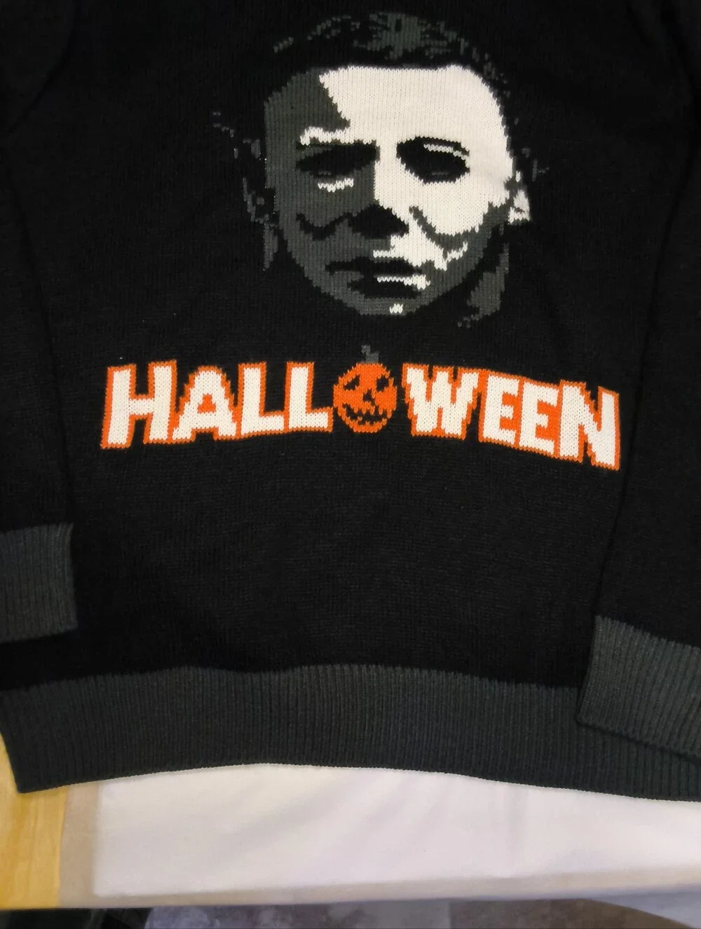 Mondo halloween graphic