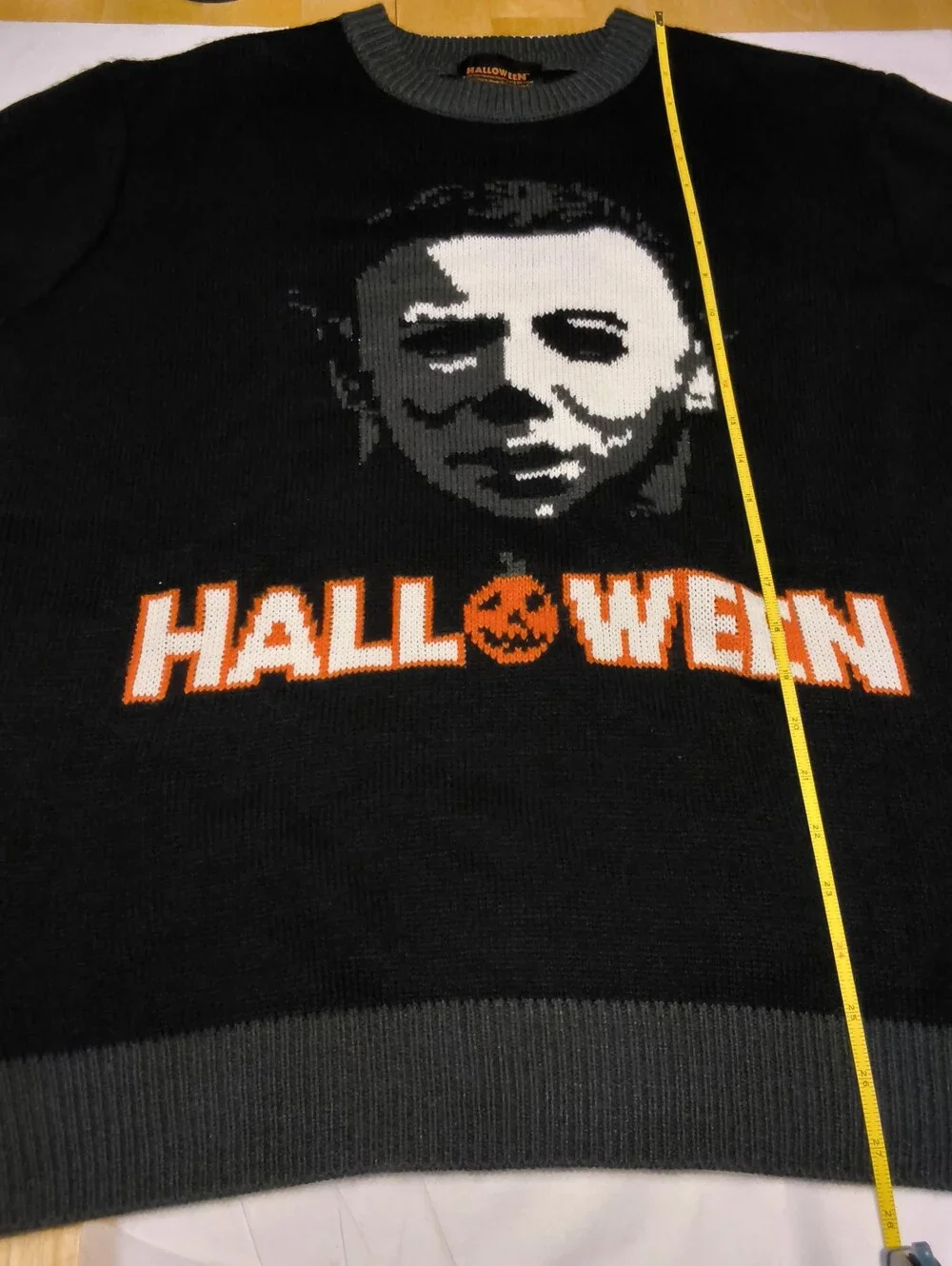 Mondo halloween graphic