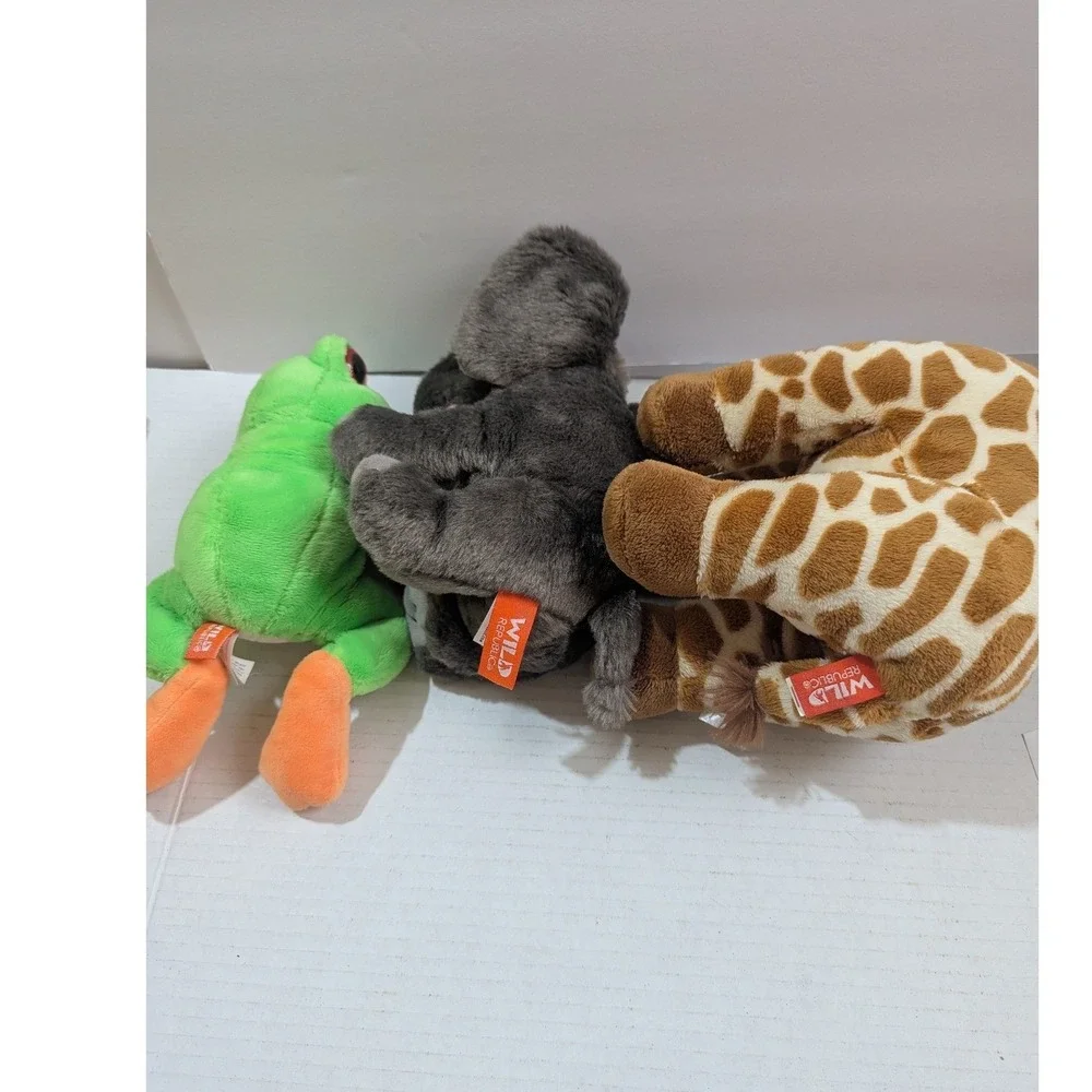 Wild‎ Republic Plush Animal Lot Giraffe Elephant Red Eyed Tree Frog Stuffed Toys