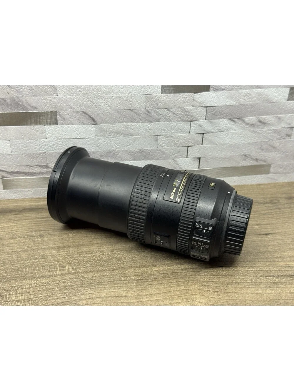 Nikon AF-S 18-200mm f 3.5-5.6G Nikkor DX ED VR Wide Zoom Digital Camera Lens