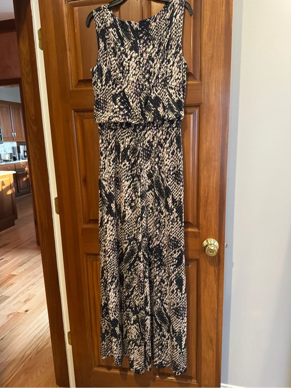 Vince Camuto full flattering modest