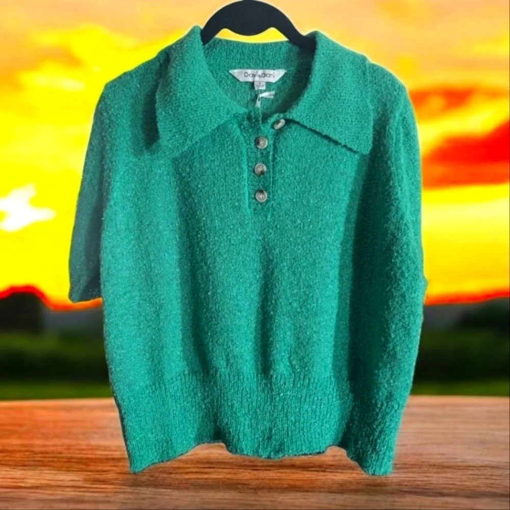 🤩 NWT Davi And Dani Green Women's Short Sleeve Sweater Size Small