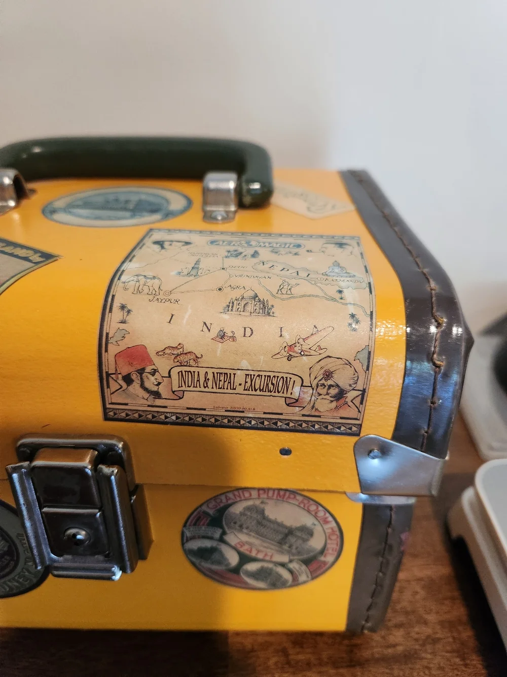 N/A compact vintage