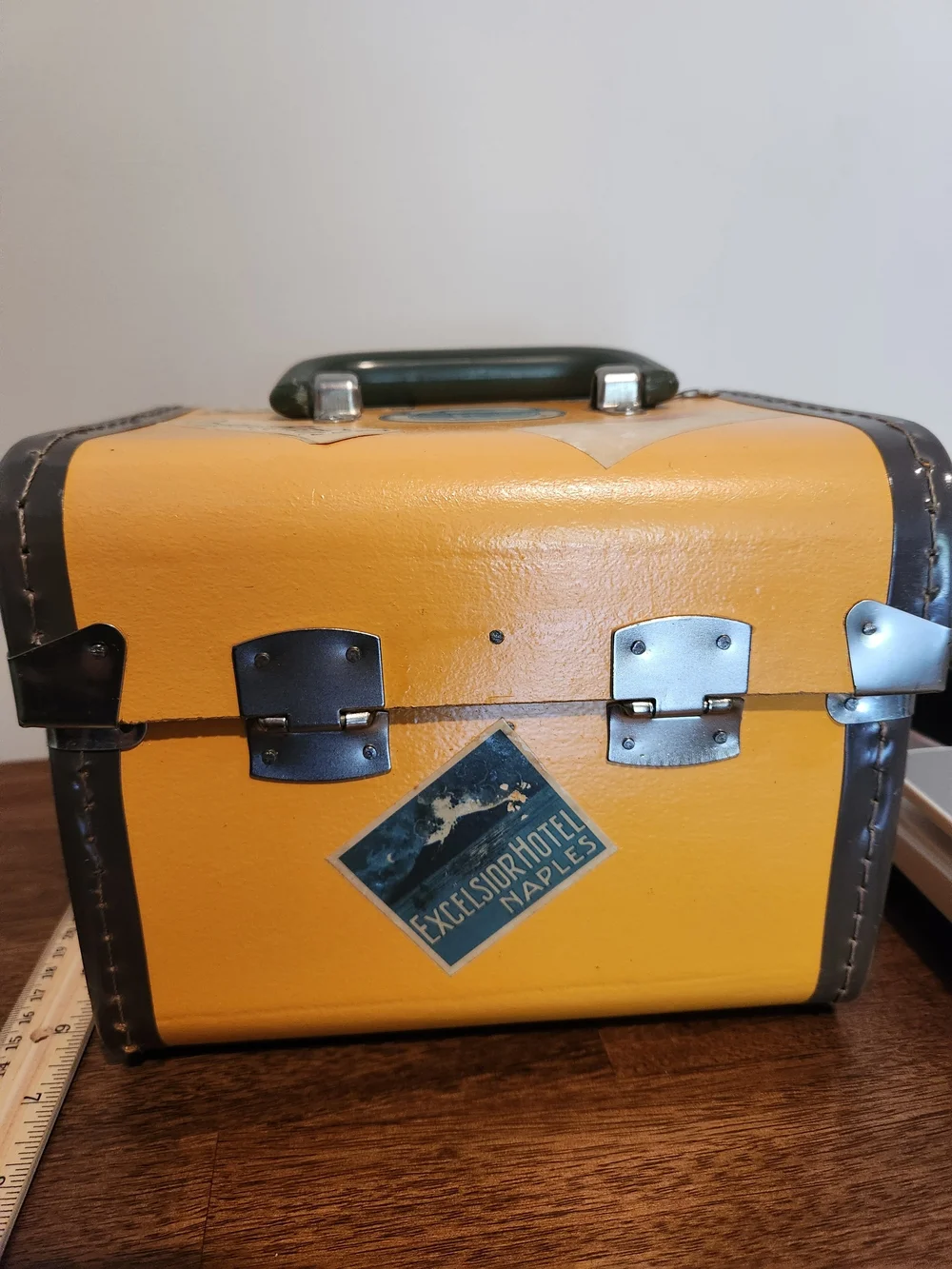 N/A compact vintage