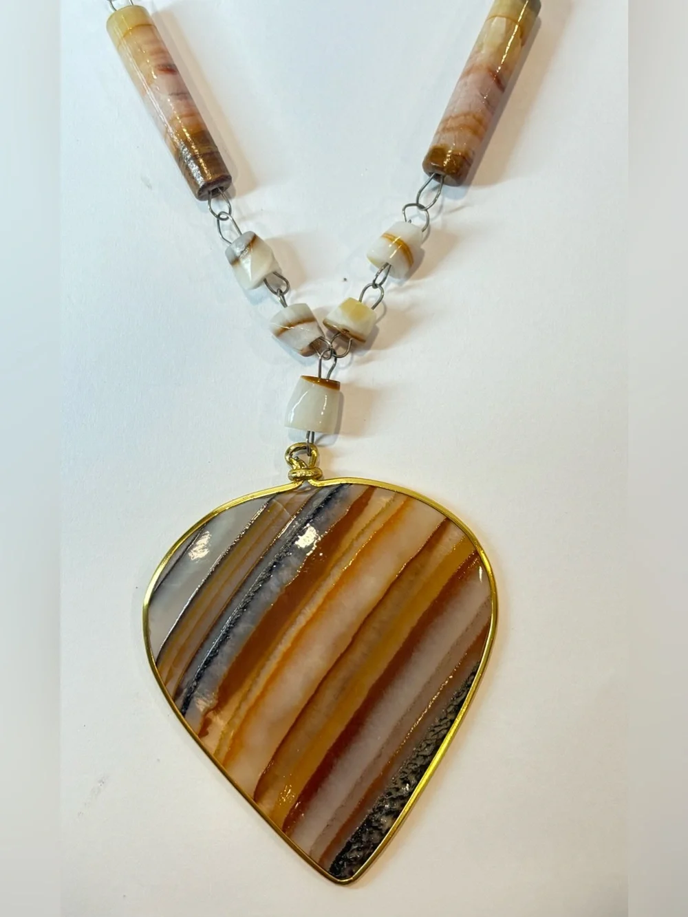 N/A pendant stone statement