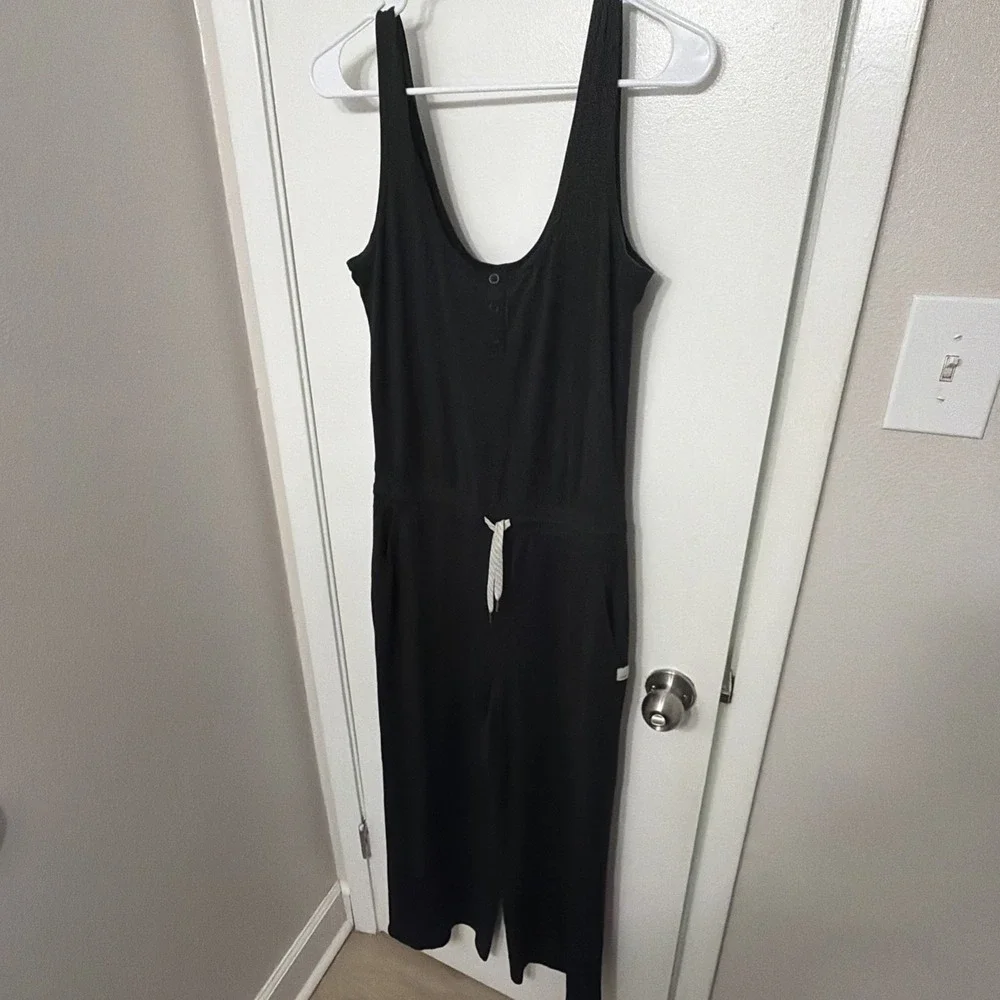 Vuori Pose Scoop Jumpsuit in Black L-XL Excellent Straight Leg Fit