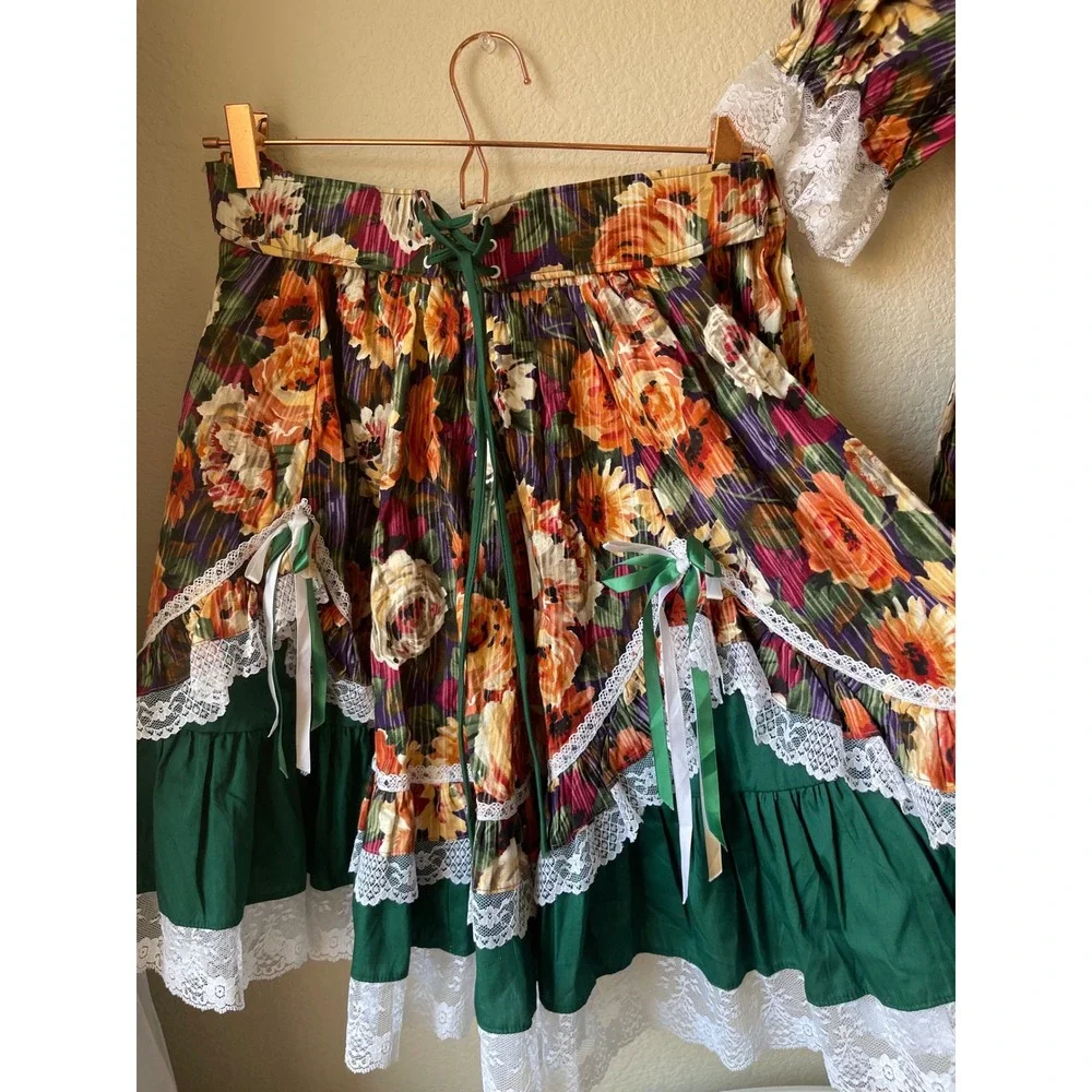 Vintage Floral Cottagecore Two Piece Set Lace Trim Skirt and Top size large