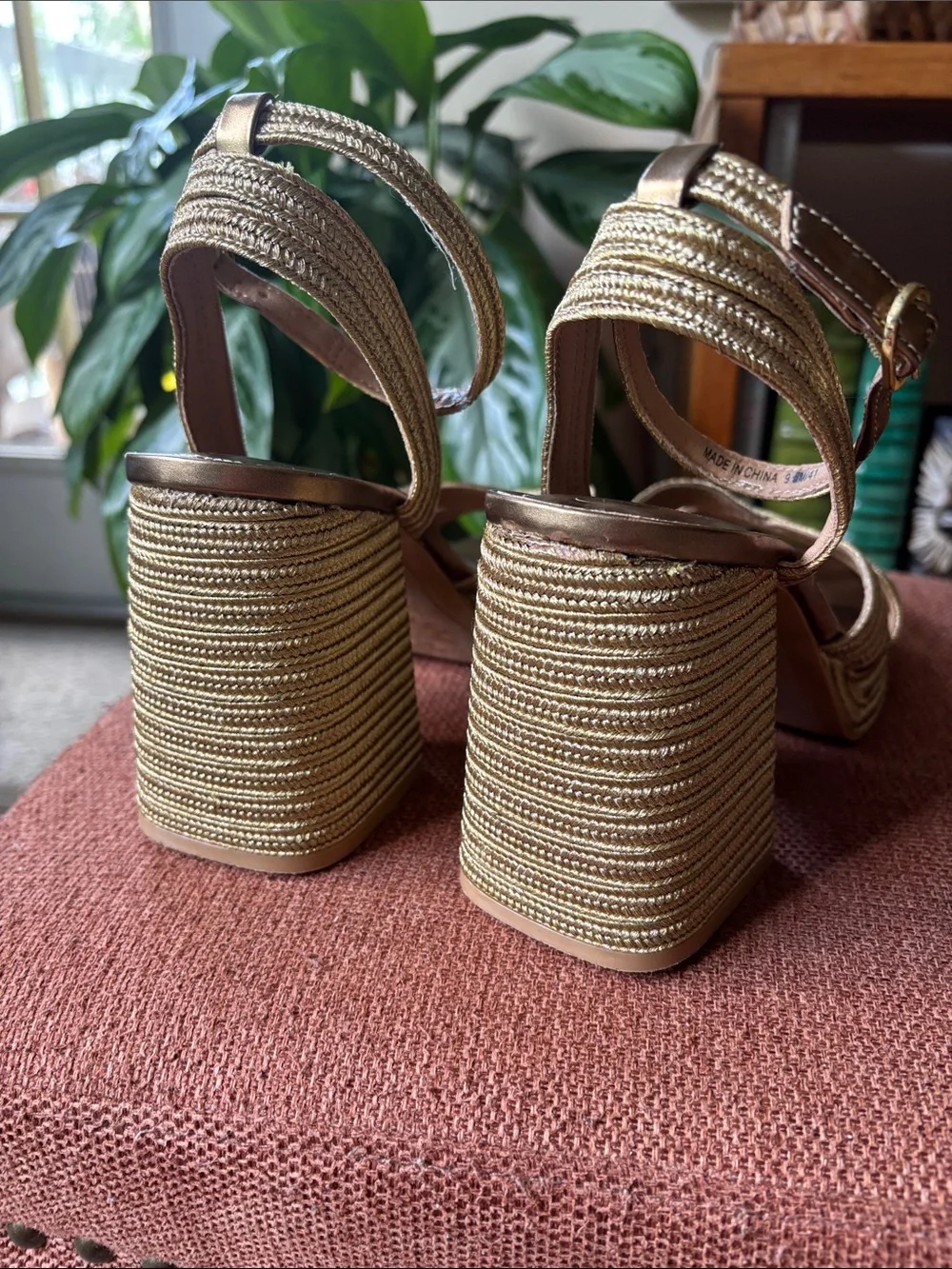 Crown Vintage over toe