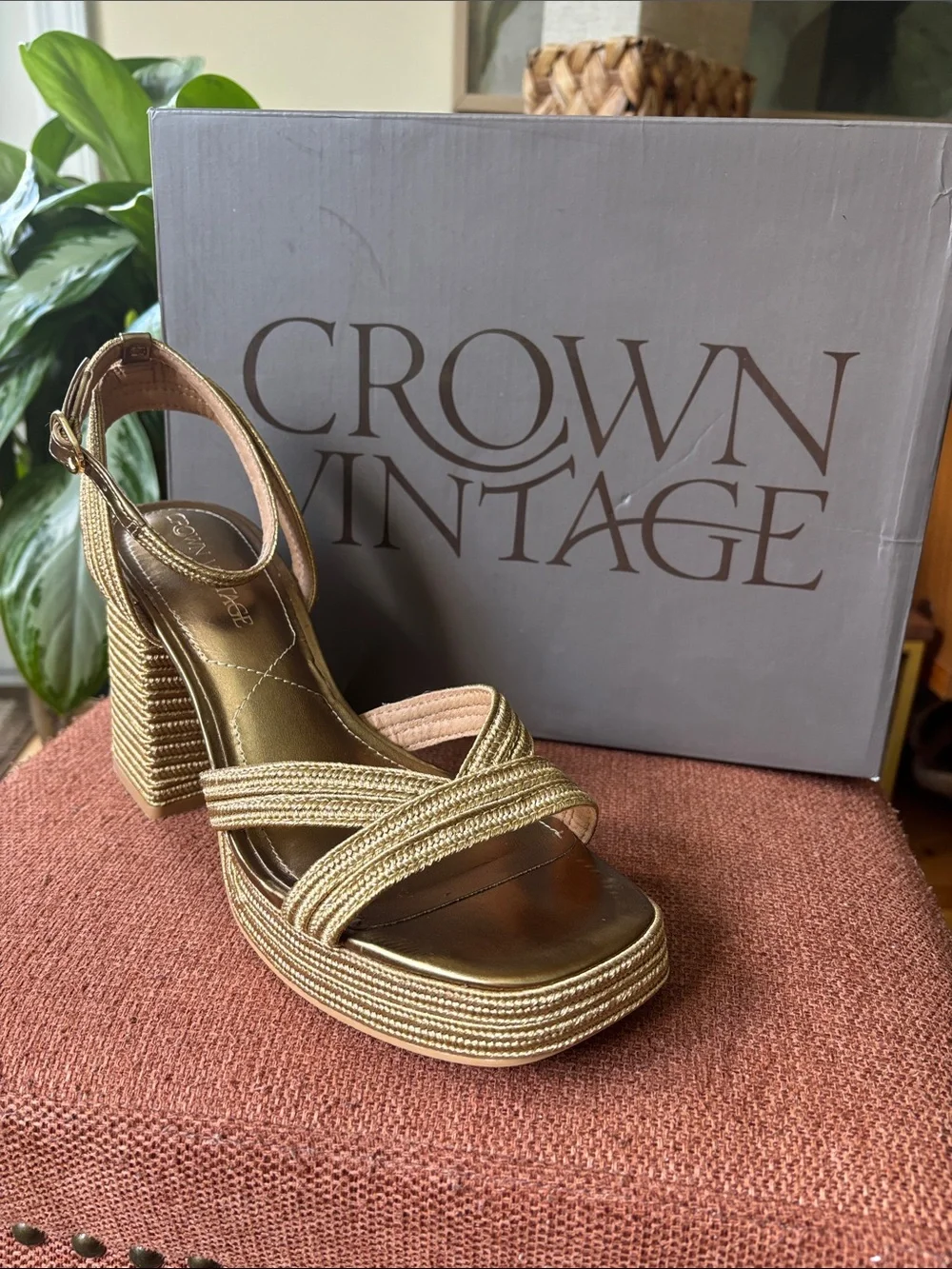 Crown Vintage straps chunky cross