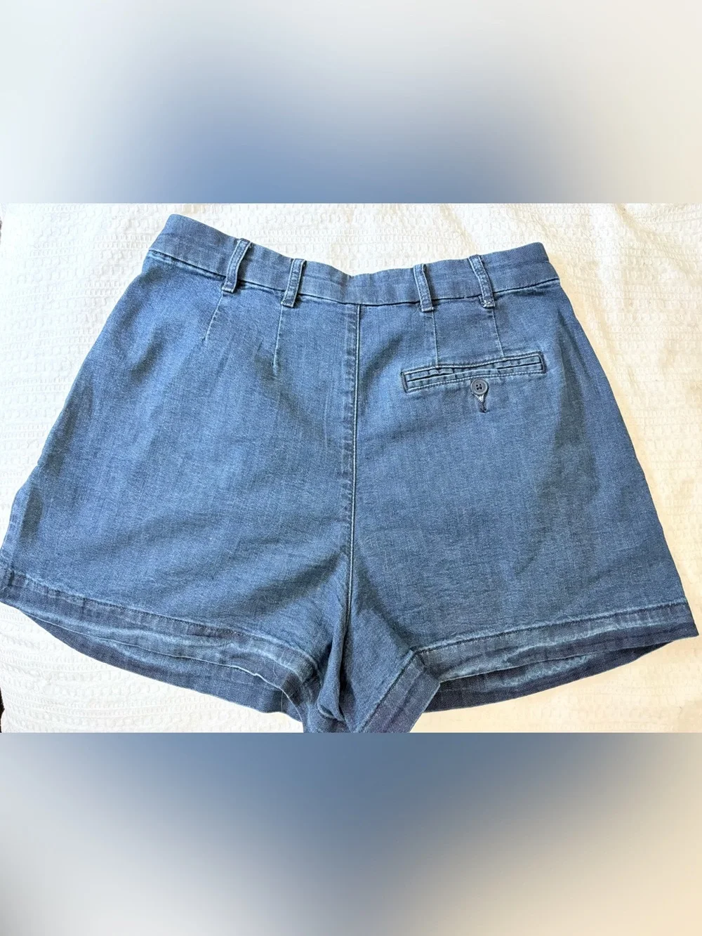 Gap x DOEN belt pleated button