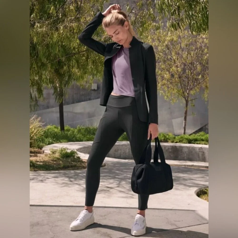 Athleta stellar city