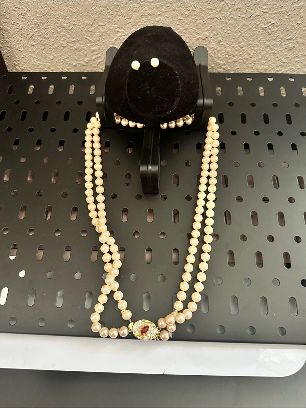 Double-Strand Ivory Pearl Necklace with Gold and Ruby Accent and earrings