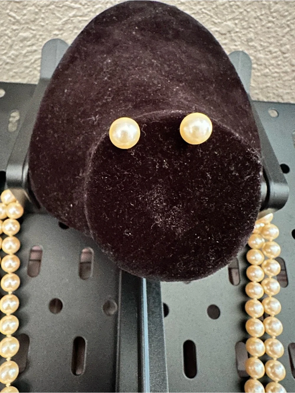 Double-Strand Ivory Pearl Necklace with Gold and Ruby Accent and earrings