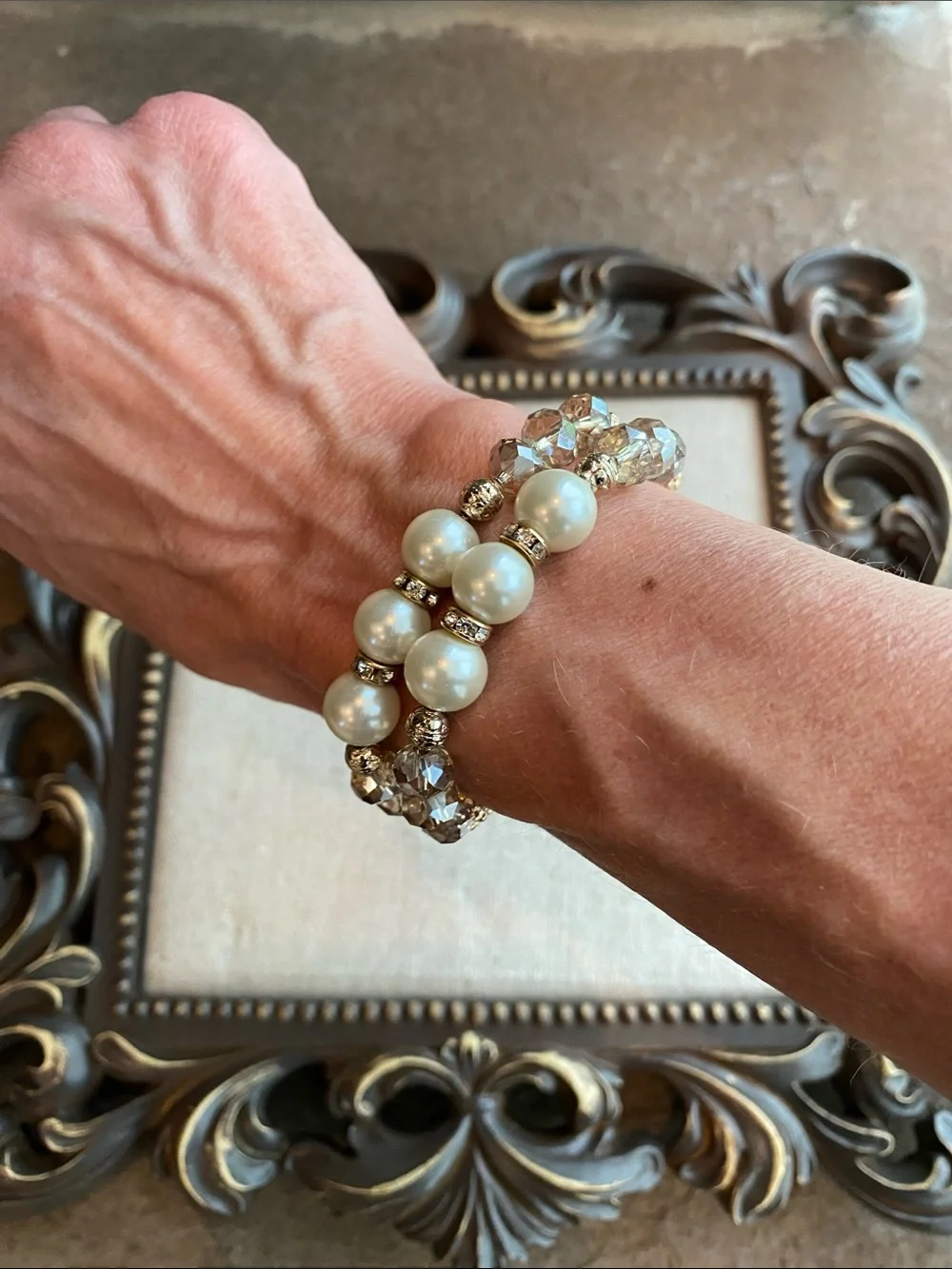 White House Black Market Beaded/Pearl Bracelet (Gold)