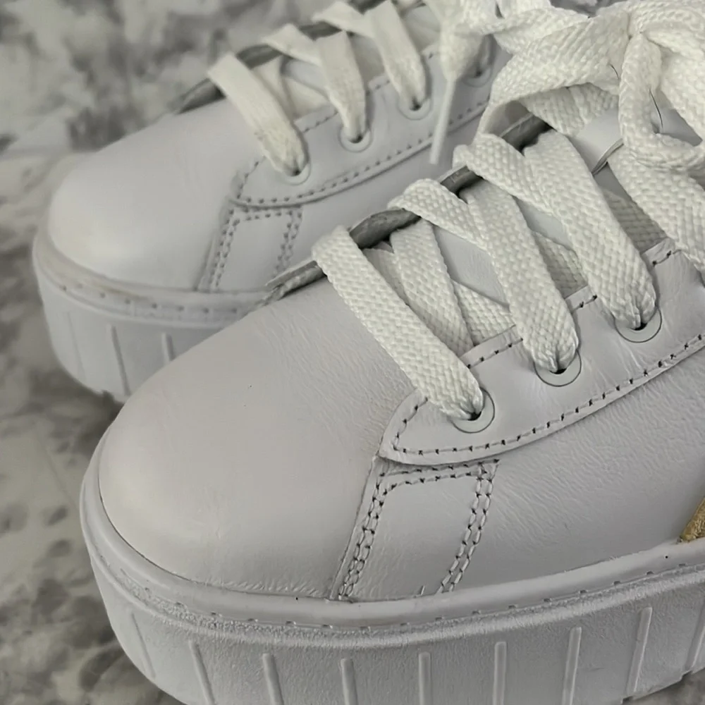 Puma here pair
