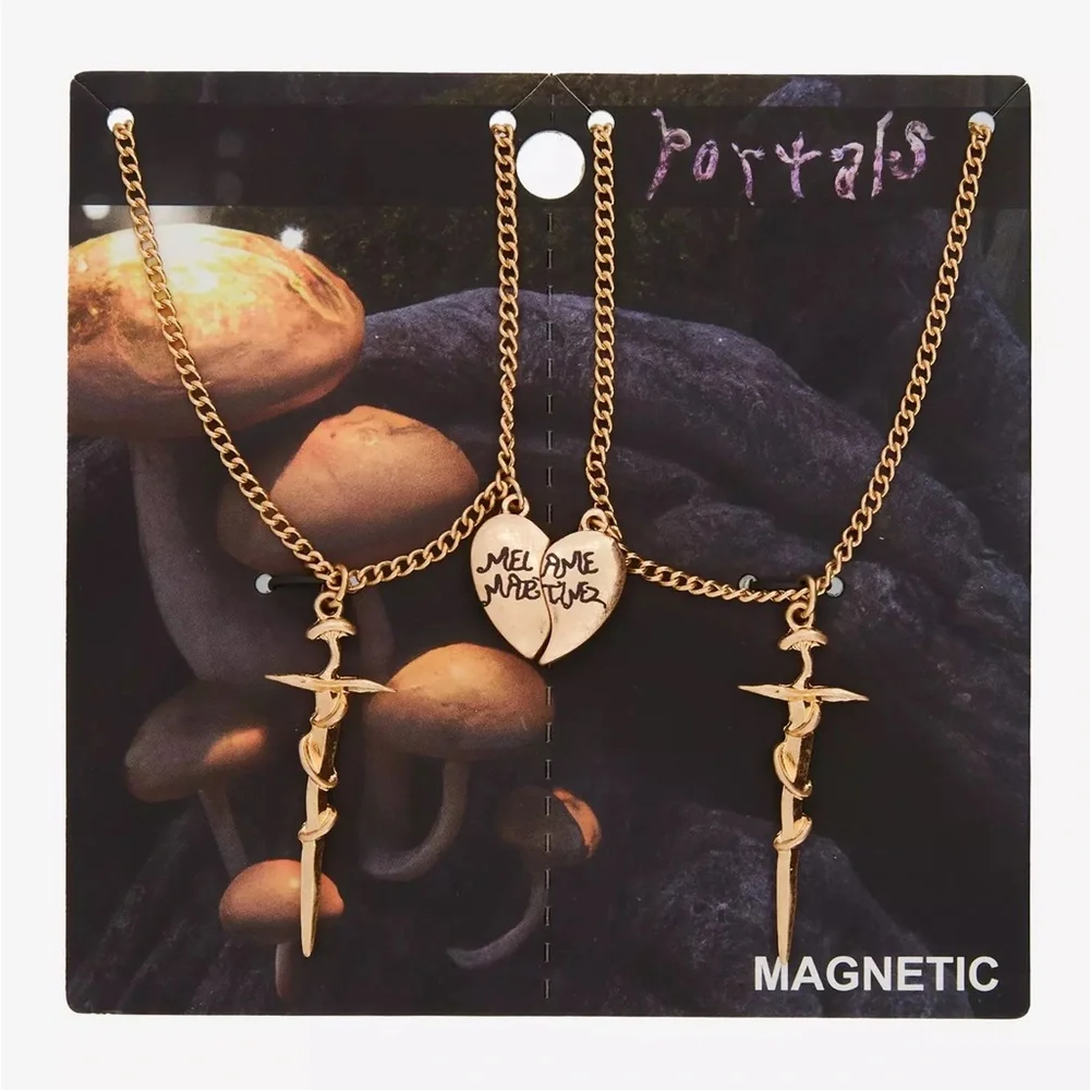 Melanie Martinez Portals Heart Dagger Best Friend Necklace Set Hot Topic‎