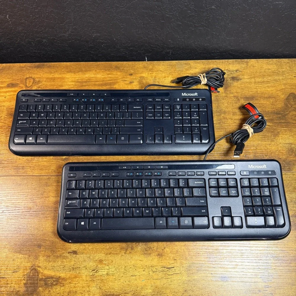 Microsoft Wired Keyboard 600 1576 Black Plastic‎ Computer Keyboard Set of 2