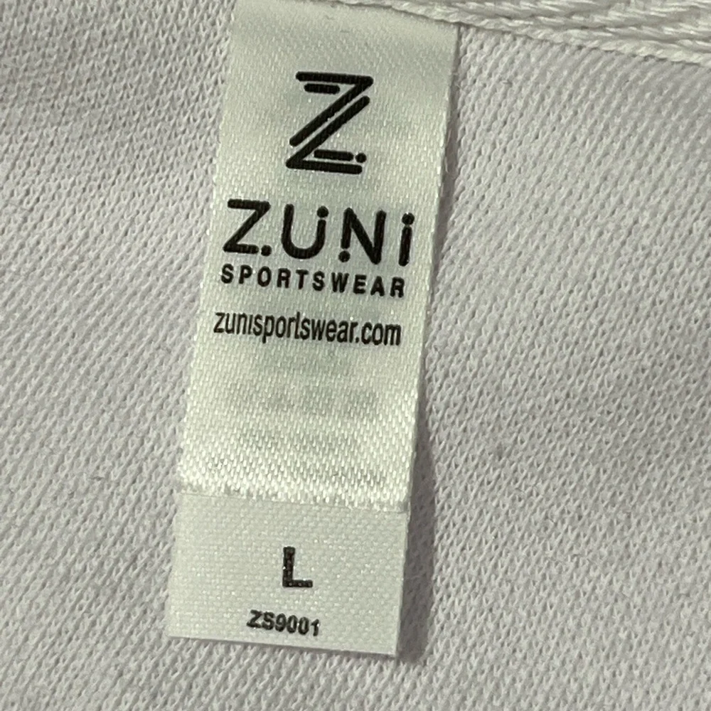 Zuni Sportswear adjustable “against polyester