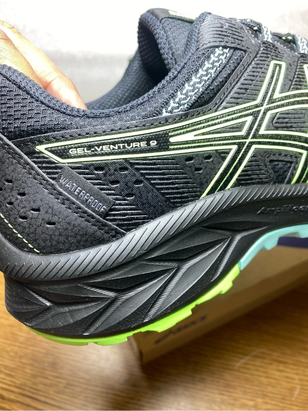 Asics gel venture