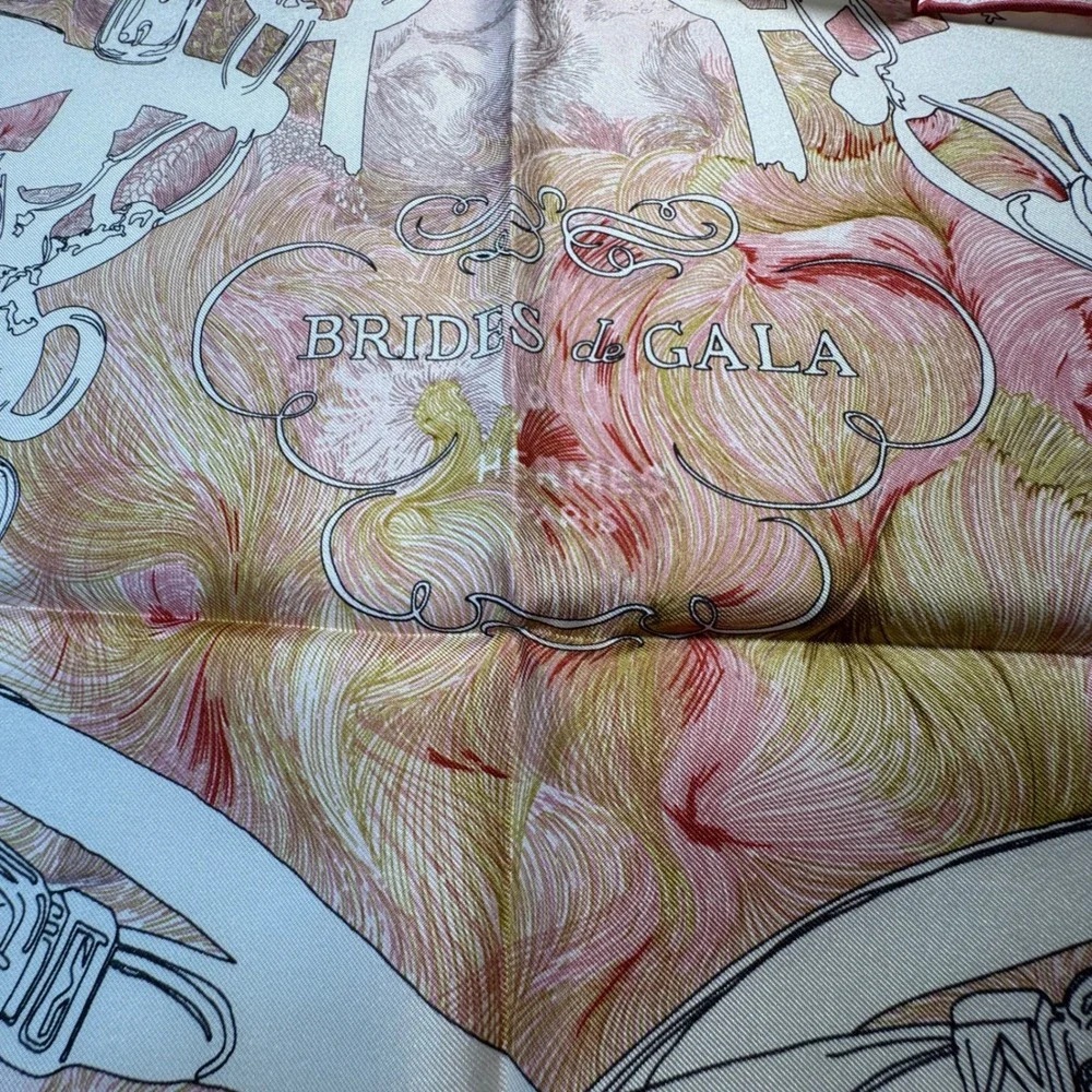 Carolina Lemke Brides de Gala Silk Scarf Pink Gold Equestrian 35x35 NIB