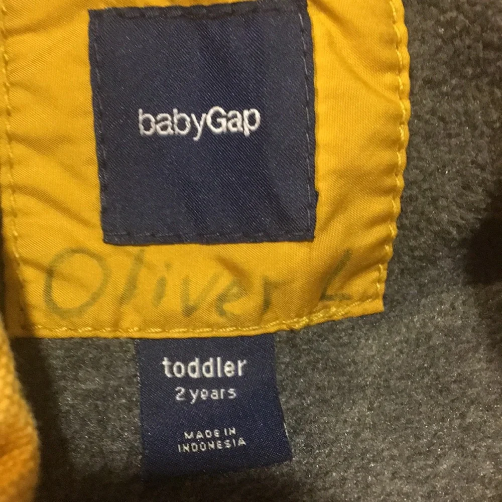 Gap Baby puffer vest zipper/snaps/pockets  golden mustard color kids size 2T