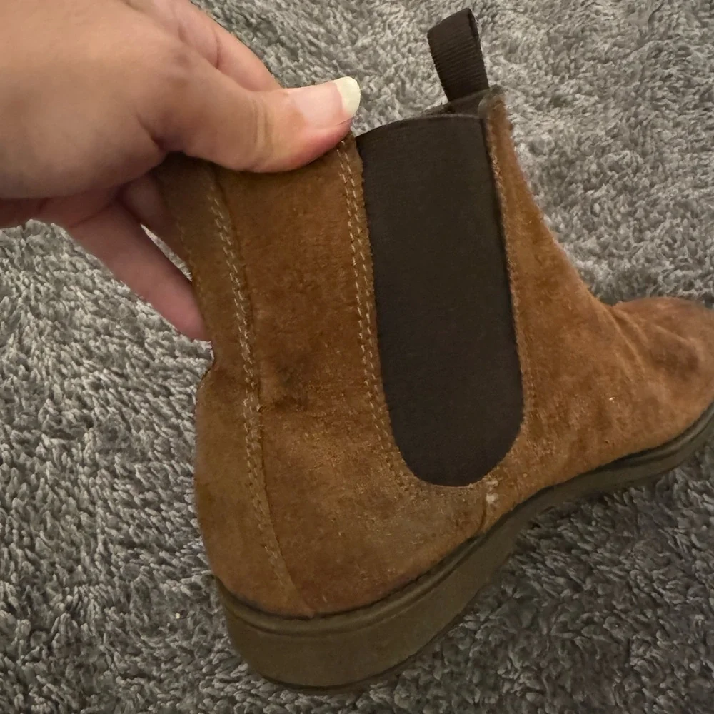 CLARKS Men's Brown Suede Chelsea Boots