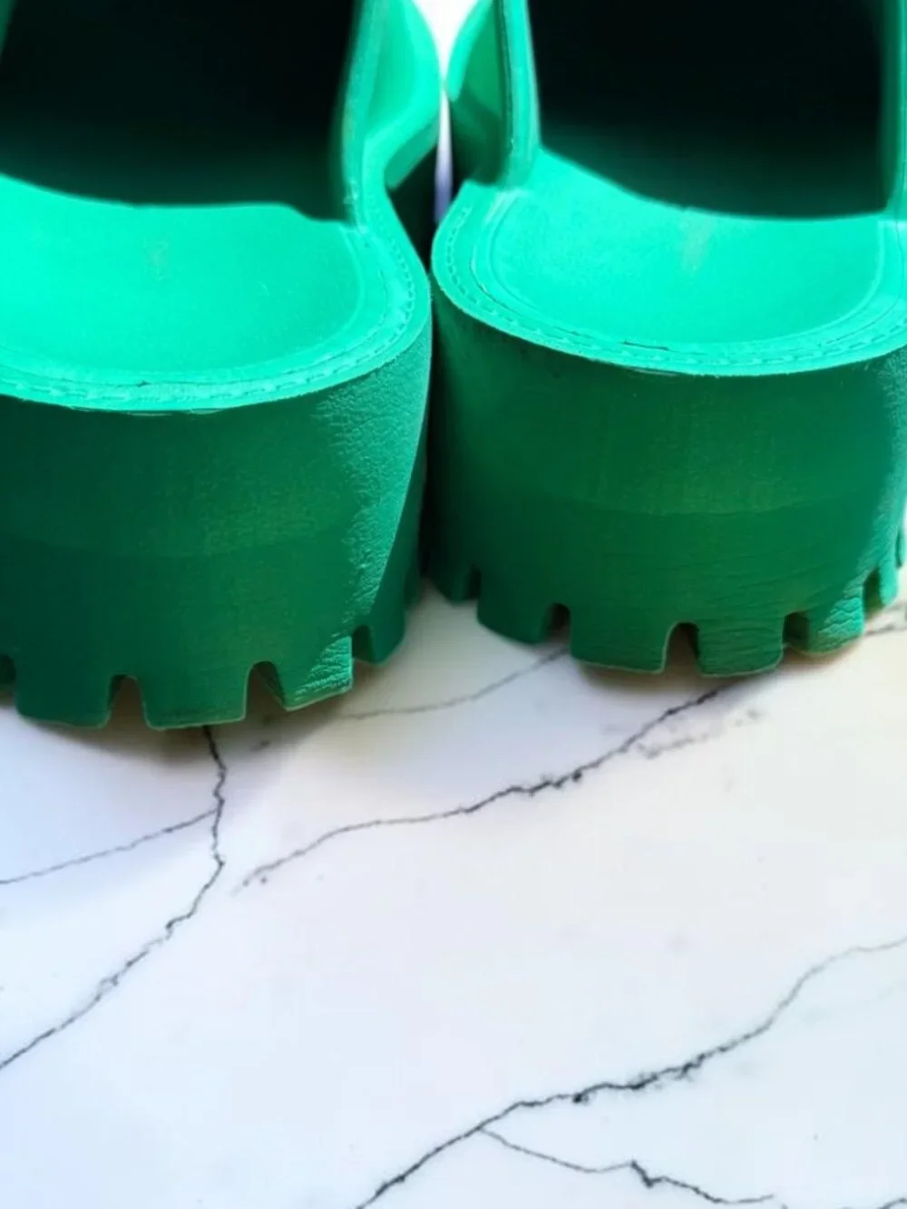 Jeffrey Campbell Bae Lugged Platform Mules in Green Size 8