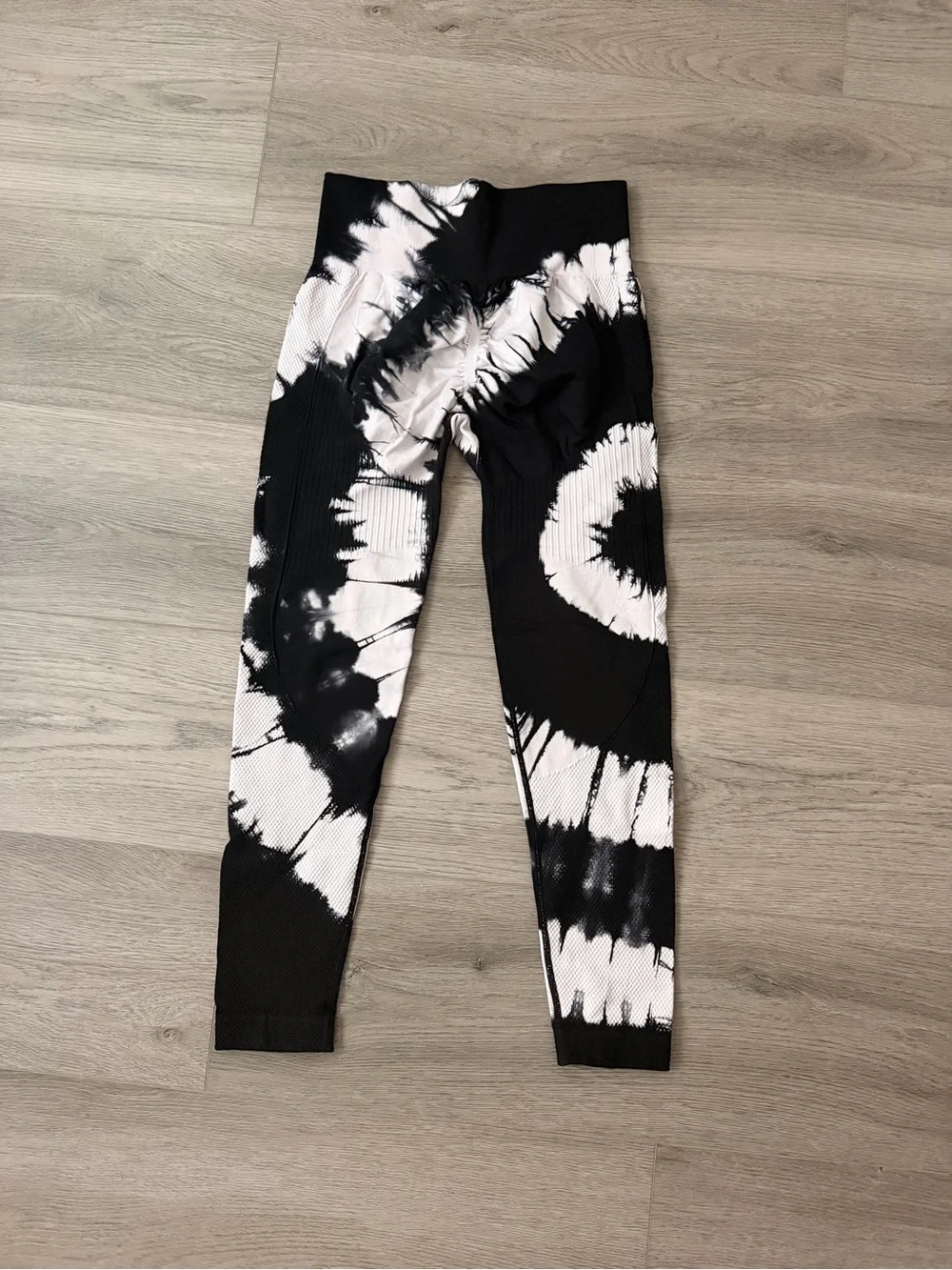 High-Waist Black & White Tie-Dye Leggings