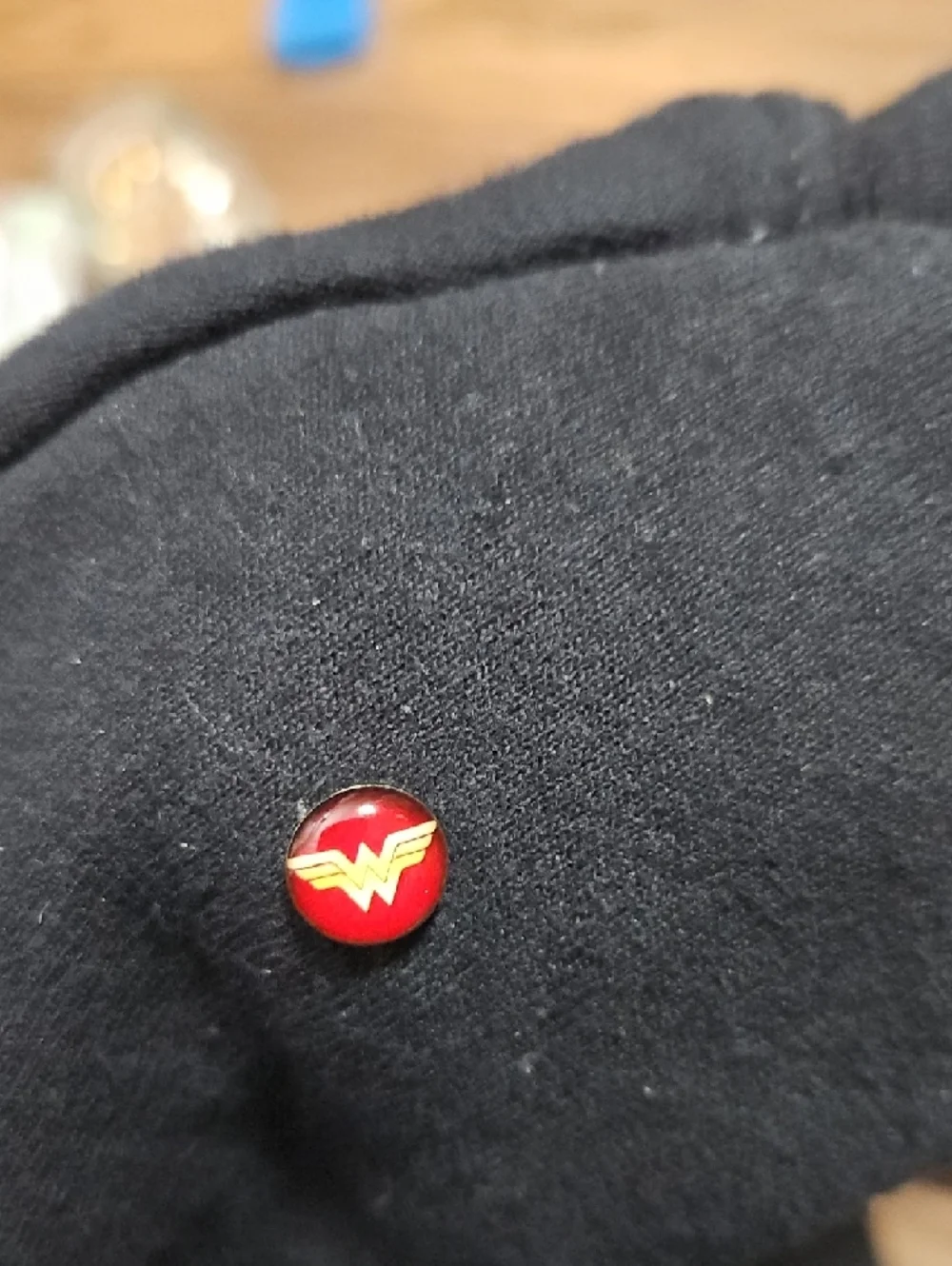 DC Comics round stud