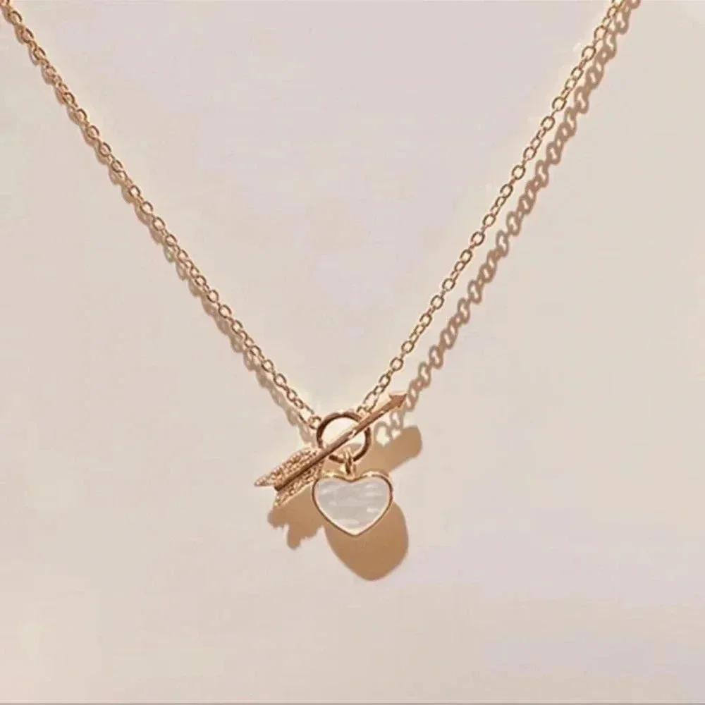 HP 🎉 Gold Arrow Cupid Heart Necklace