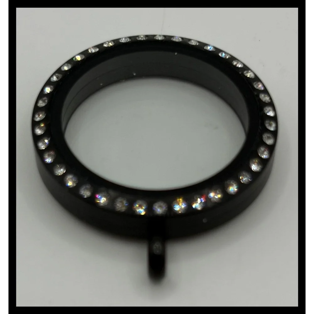 Origami Owl pendant round can