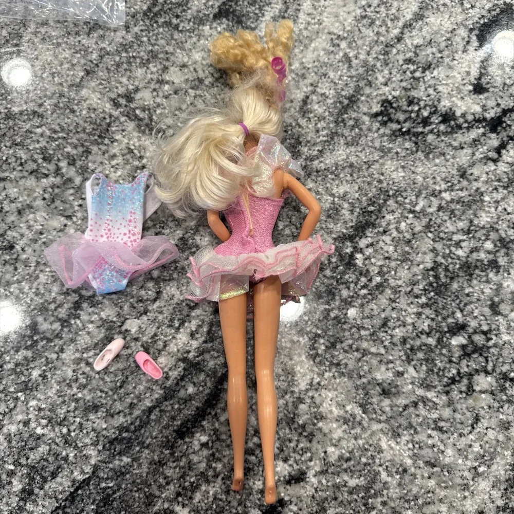 Vtg 1976 Mattel ON‎ TOUR Ballerina Barbie Doll  in Original Outfit