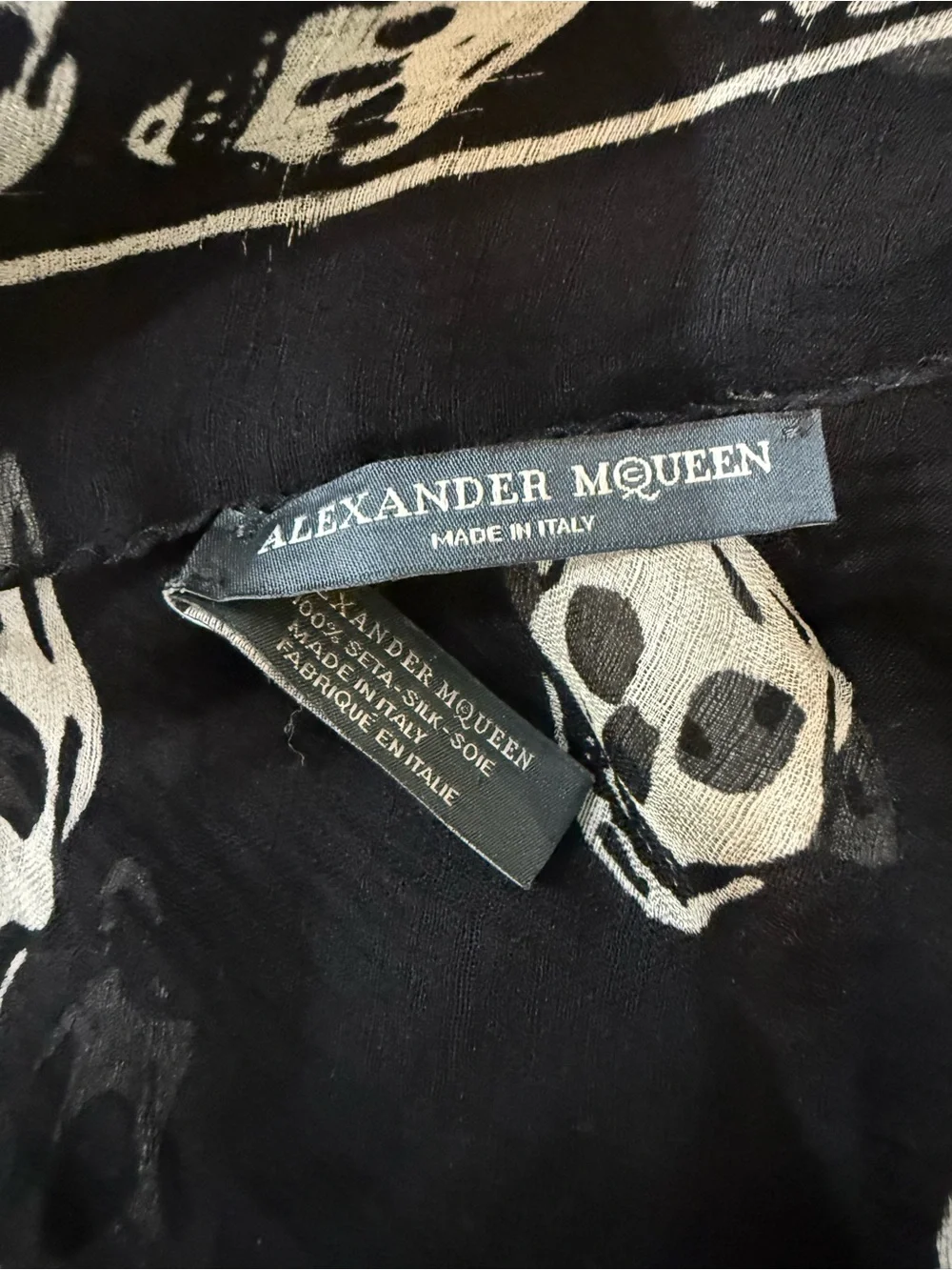 Alexander McQueen Classic Silk Skull Scarf in Black