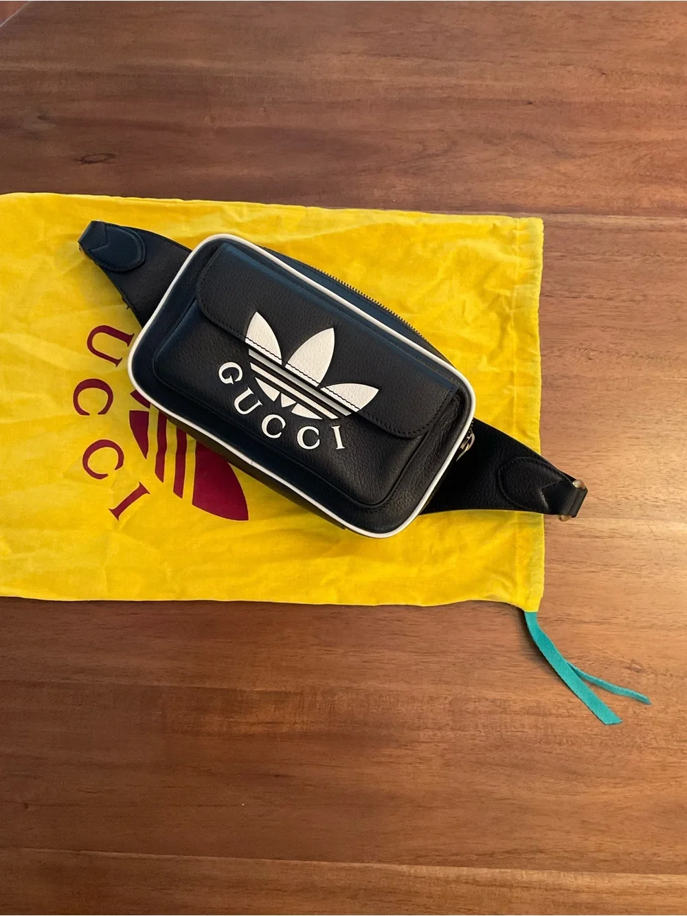 Gucci Black Leather Logo Belt Bag with White Trim