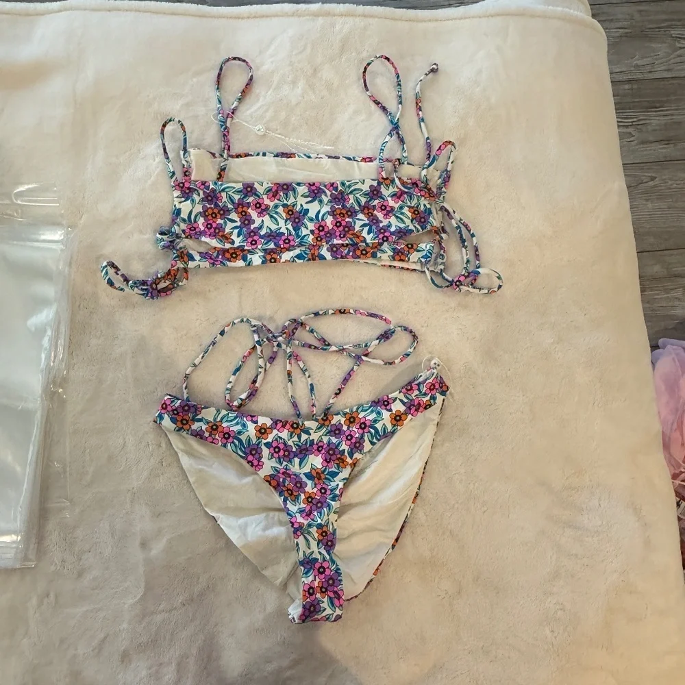 New! Set Frankies Bikinis Flower Farm Floral Bikini Set 31483