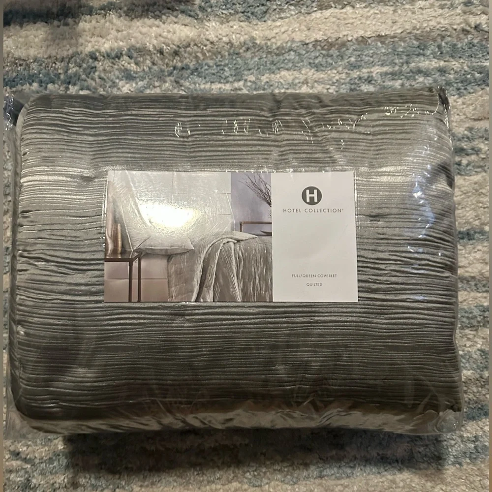 Hotel Collection new never