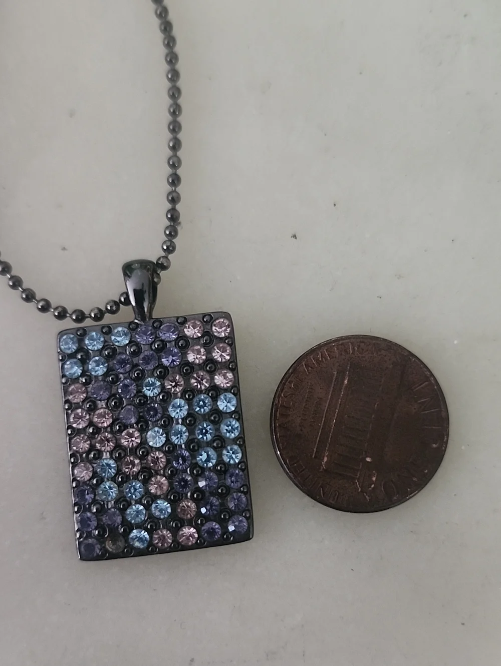 Guess necklace rectangular
