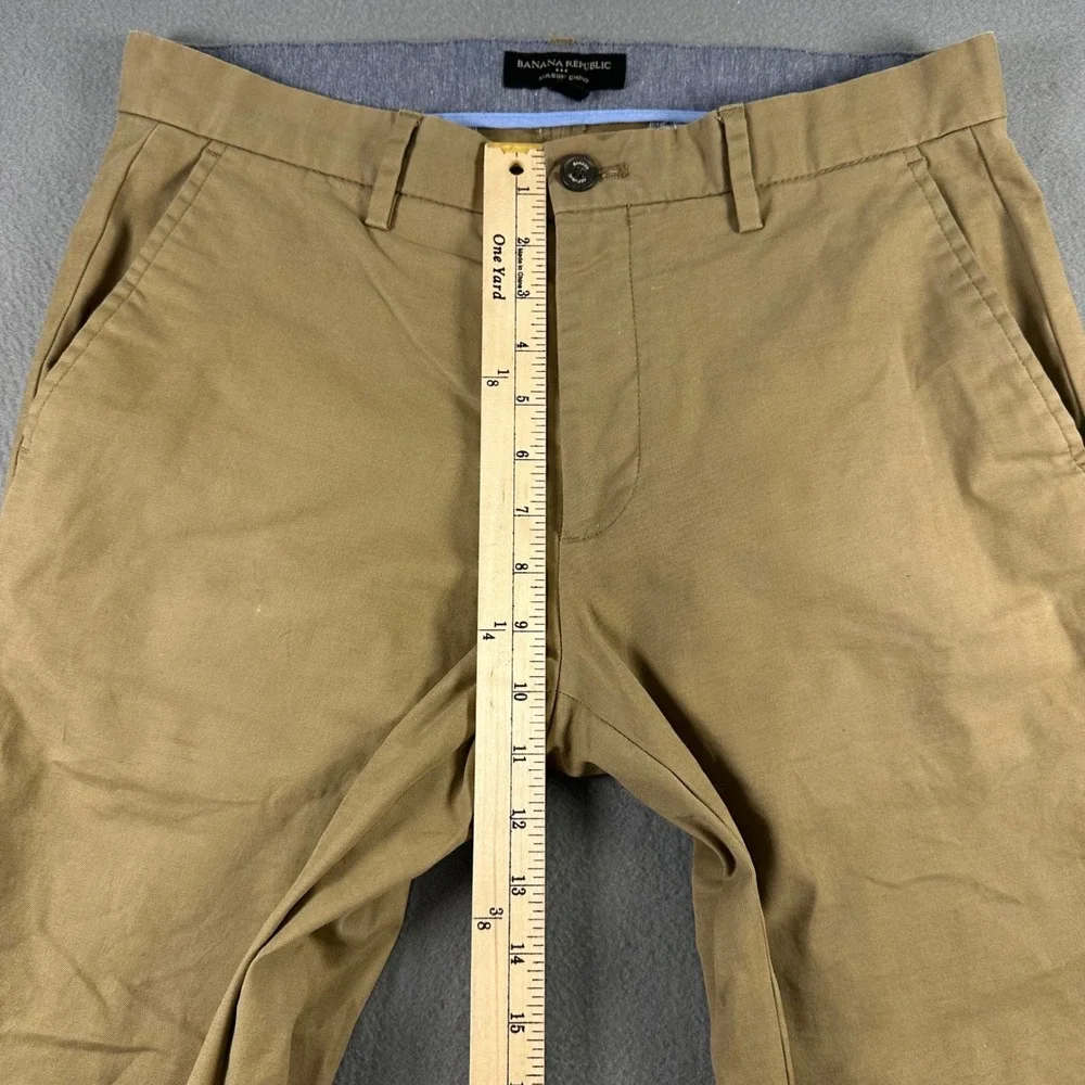 Banana Republic measures 32x31